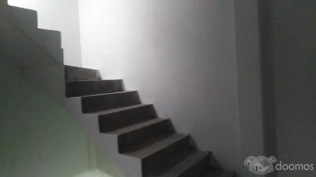 CASA DE 2 PISOS EN VENTA, NO AMOBLADA — foto 5