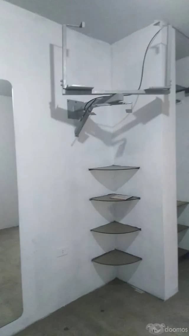 CASA DE 2 PISOS EN VENTA, NO AMOBLADA — foto 7
