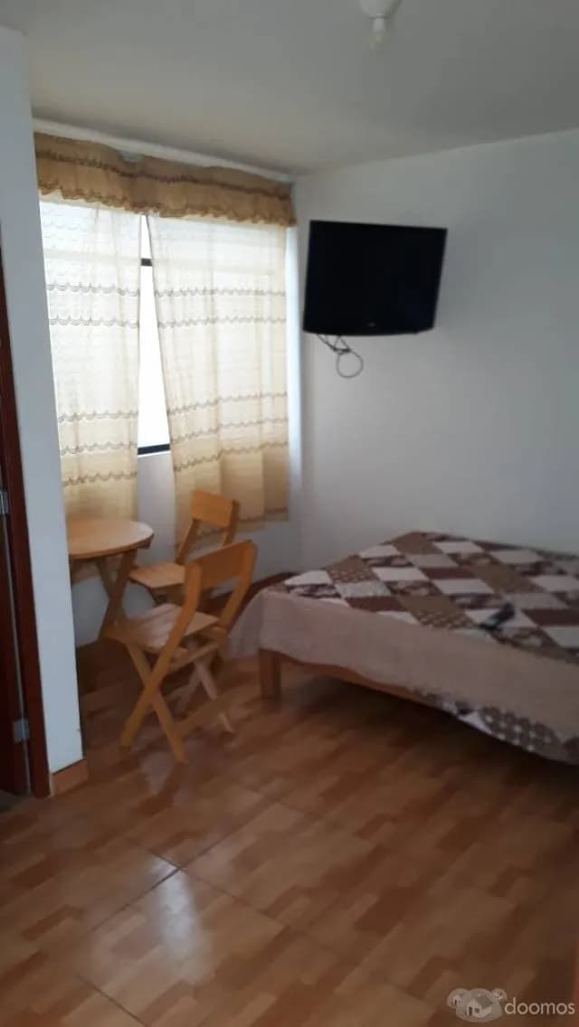 ALQUILO HABITACION AMOBLADA CON COCHERA — foto 1