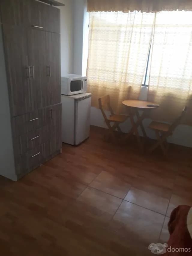 ALQUILO HABITACION AMOBLADA CON COCHERA — foto 2