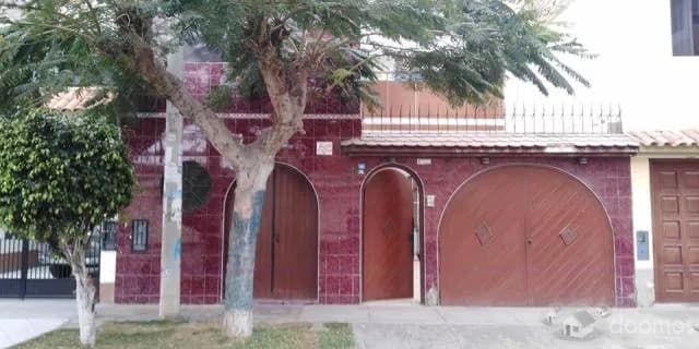 SE VENDE CASA DE 2 PISOS Y AZOTEA — foto 1