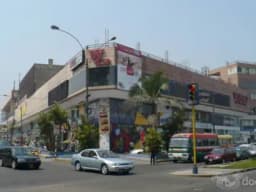 Surco- Alquiler local oficina Centro Comercial Caminos del Inca Chacarilla