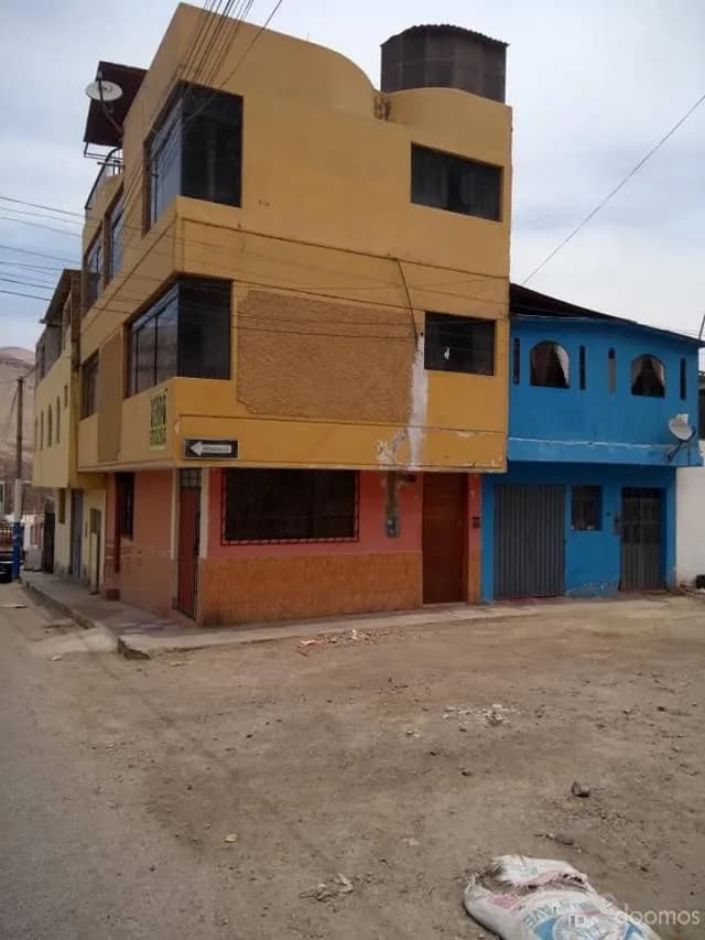 vendo casa 3 pisos en aplao 260,000 soles — foto 2