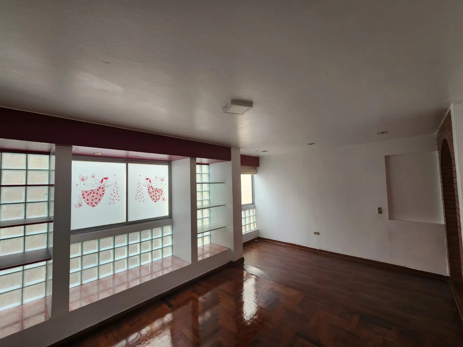 VENTA DE DEPARTAMENTO EN SURCO – EXCELENTE UBICACIÓN — foto 9