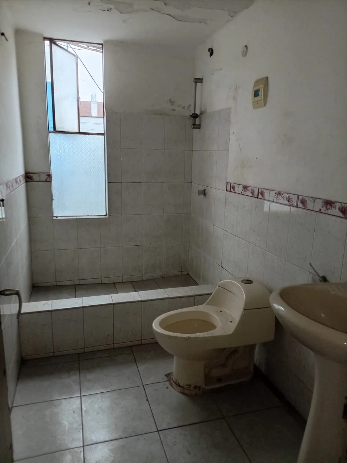 SE ALQUILA LOCAL PARA OFICINA O ALMACÉN — Cercado de Lima — foto 2