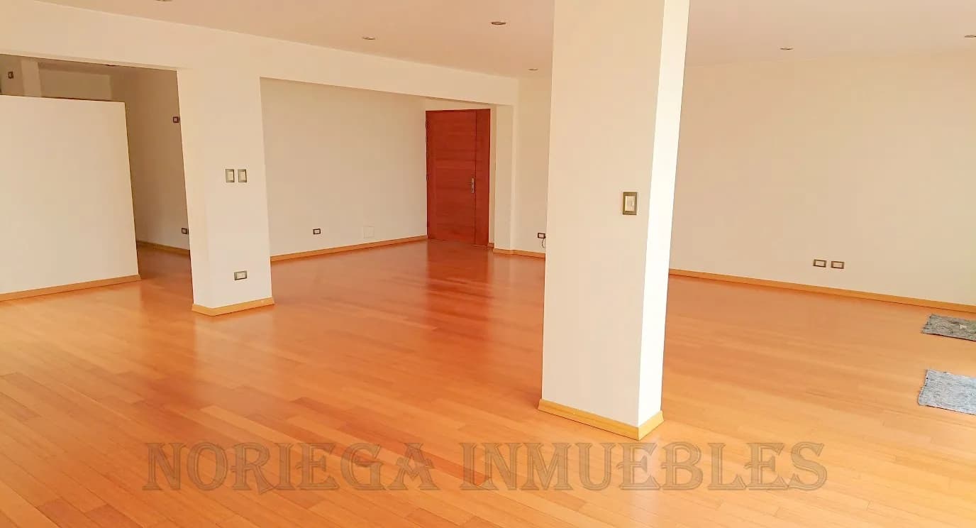 Casuarinas Duplex  455 m2 + 2 cocheras + Depósito. US$ 2,000.- — foto 1