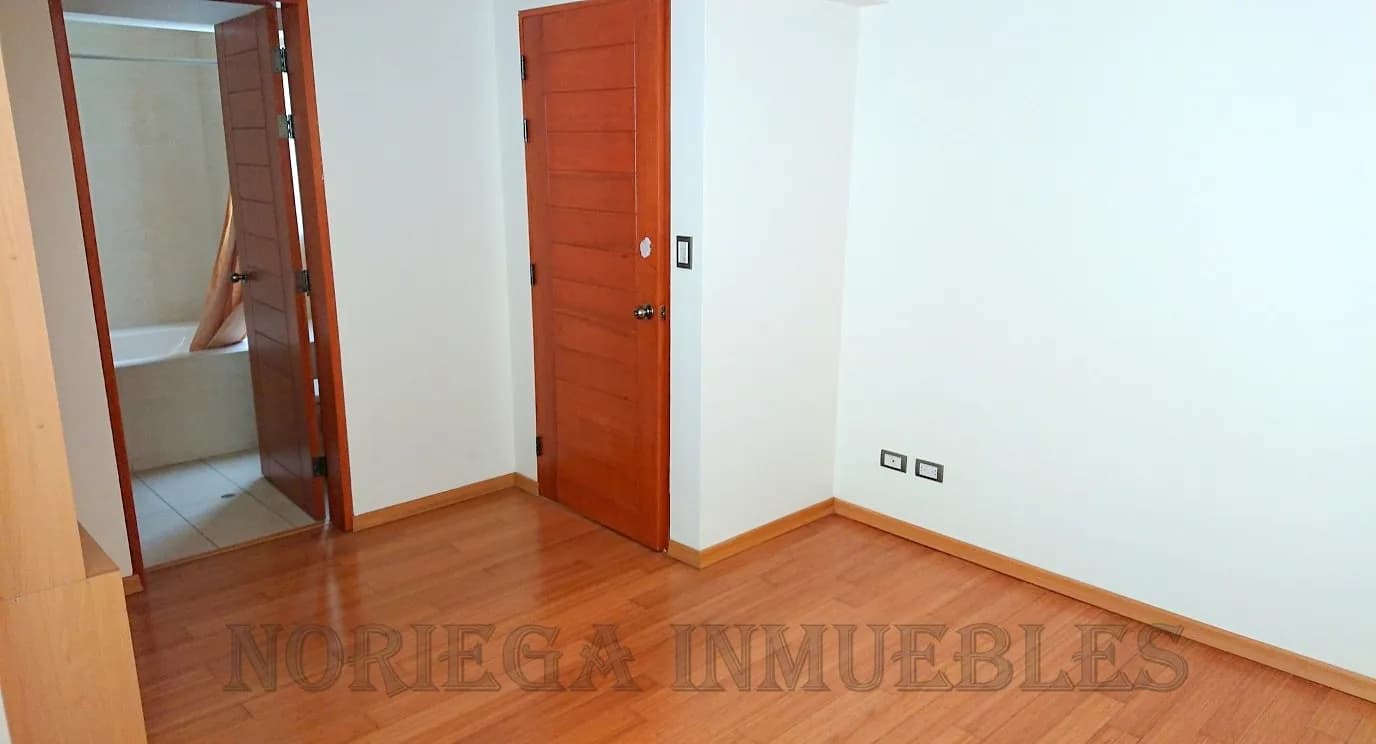 Casuarinas Duplex  455 m2 + 2 cocheras + Depósito. US$ 2,000.- — foto 13