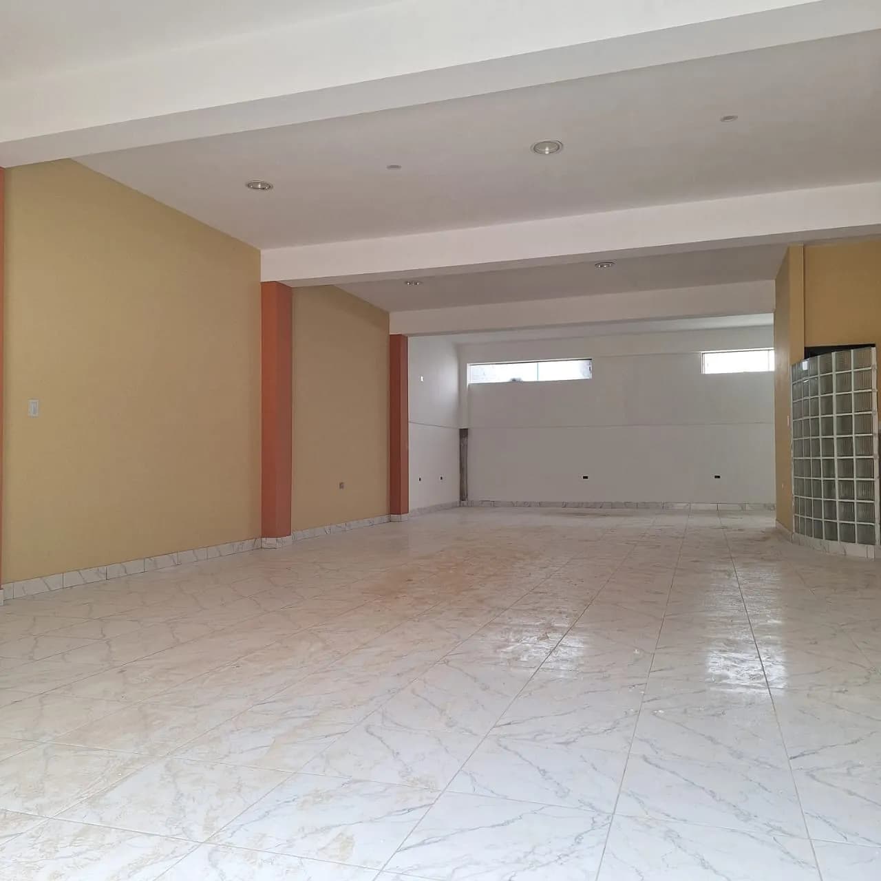 SE ALQUILA LOCAL COMERCIAL ESTRENO - LA ESPERANZA — foto 3