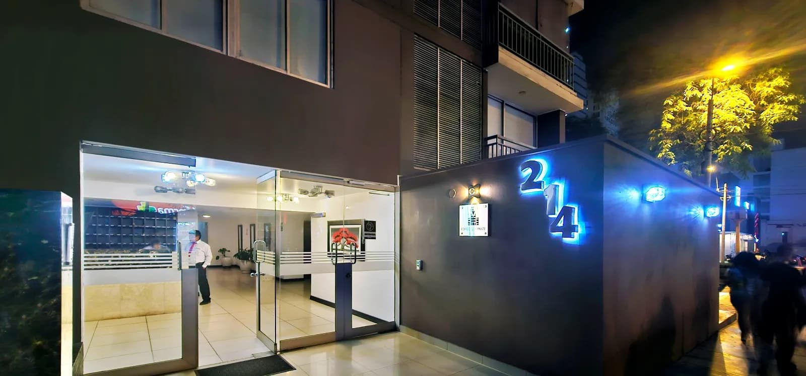 Departamento en Av. Arequipa (Cdra. 13) — foto 2
