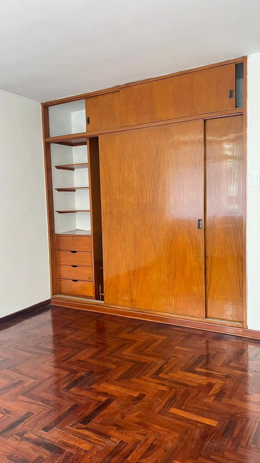 VENTA OCASION DEPA 2DO PISO URB. ELIO USD 180,000 — foto 6