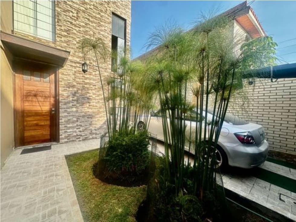 CASA AMPLIA CON JARDIN EN SACHACA — foto 3
