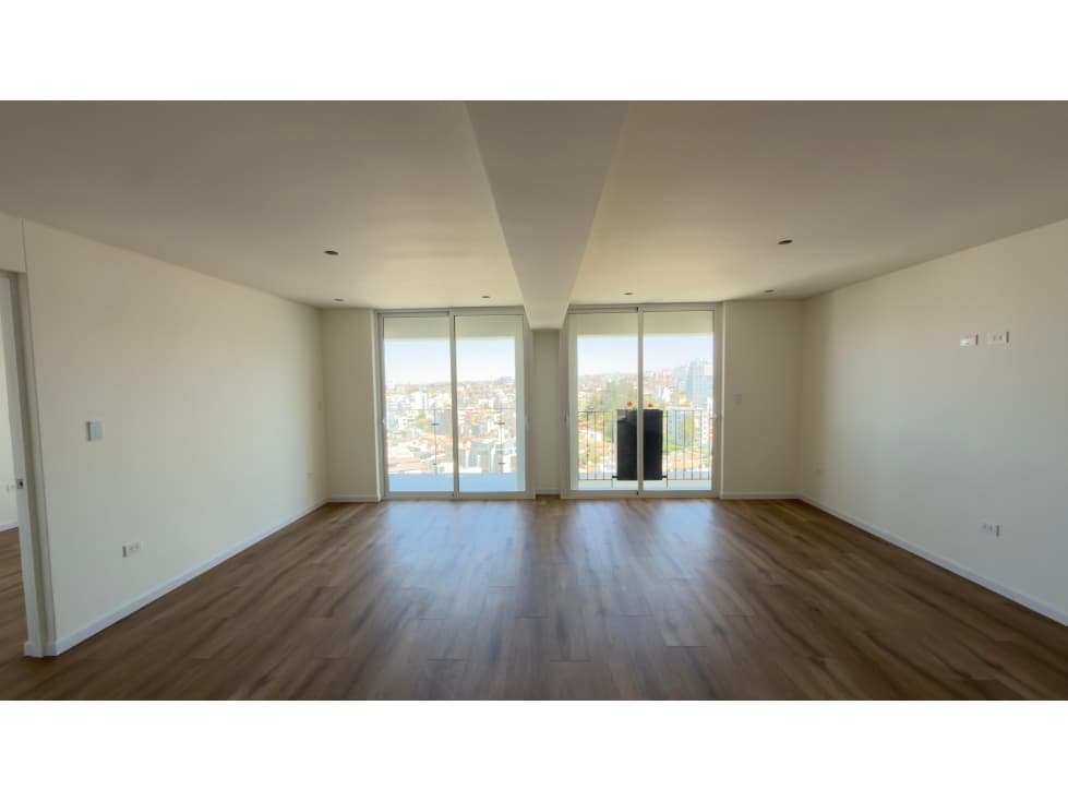 DEPARTAMENTO DE LUJO EN AV CAYMA — foto 2
