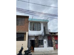CASA EN VENTA A POCOS METROS DE LA GRAU