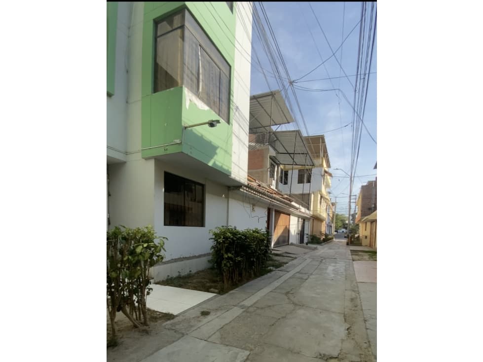 VENDO DEPARTAMENTO EN EXCELENTE UBICACIÓN CÉNTRICA — foto 1