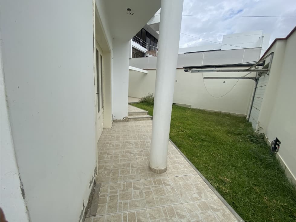 VENDO O ALQUILO AMPLIA CASA EN COCOS DEL CHIPE — foto 5