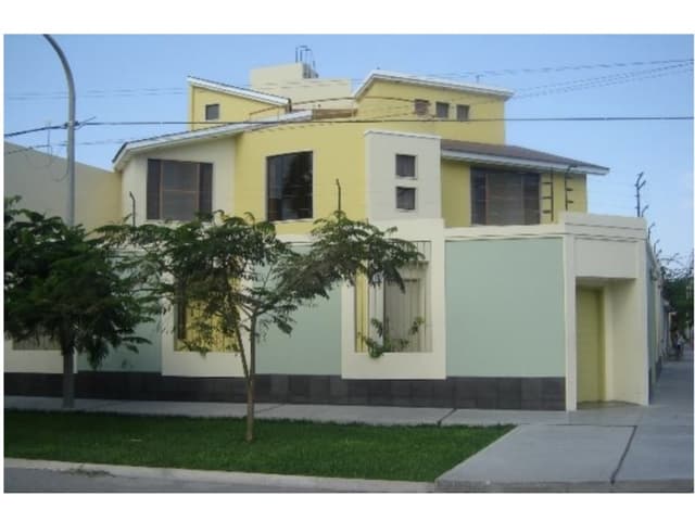 VENDO O ALQUILO AMPLIA CASA EN COCOS DEL CHIPE