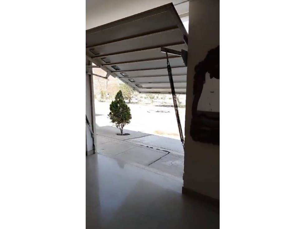 VENDO CÓMODA CASA EN LA PLANICIE — foto 4