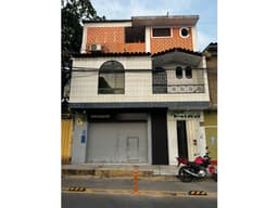 Casa + Local Comercial en venta - Tarapoto - Centro